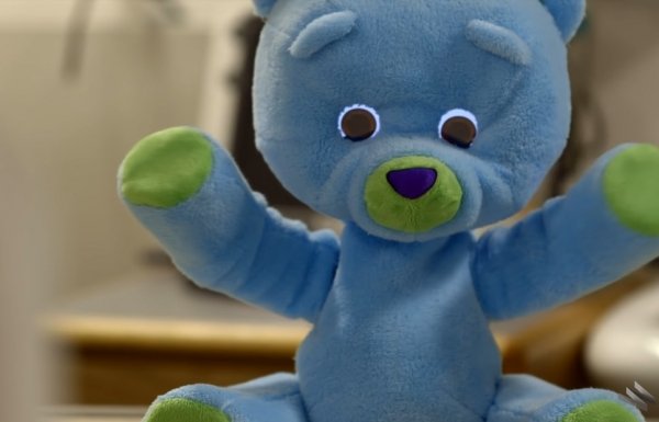 huggable-robotic-bear-inside-tech-help-children