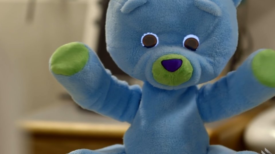 huggable-robotic-bear-inside-tech-help-children