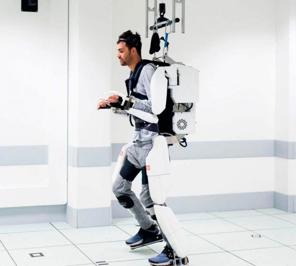 thibault-exoskeleton-suit-robot-walk-again