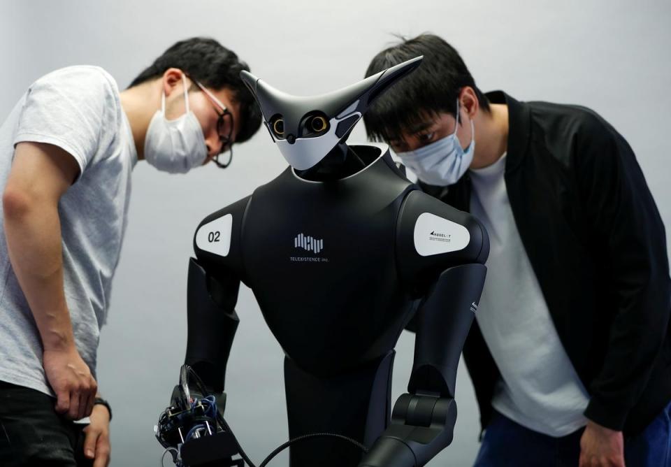 telexistence-robot-02-copyright REUTERS/Issei Kato