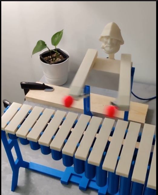 mini-marimba-sailor-robot